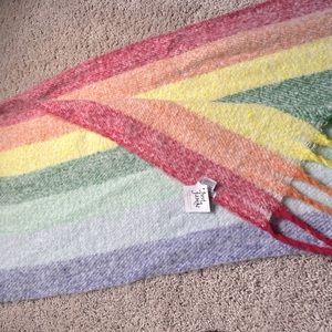 Gorgeous, soft scarf or could be used as blanket